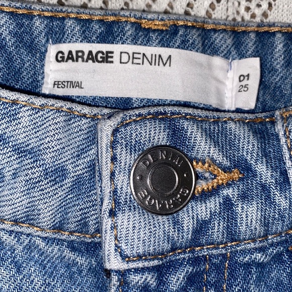 Denim shorts - Picture 3 of 5